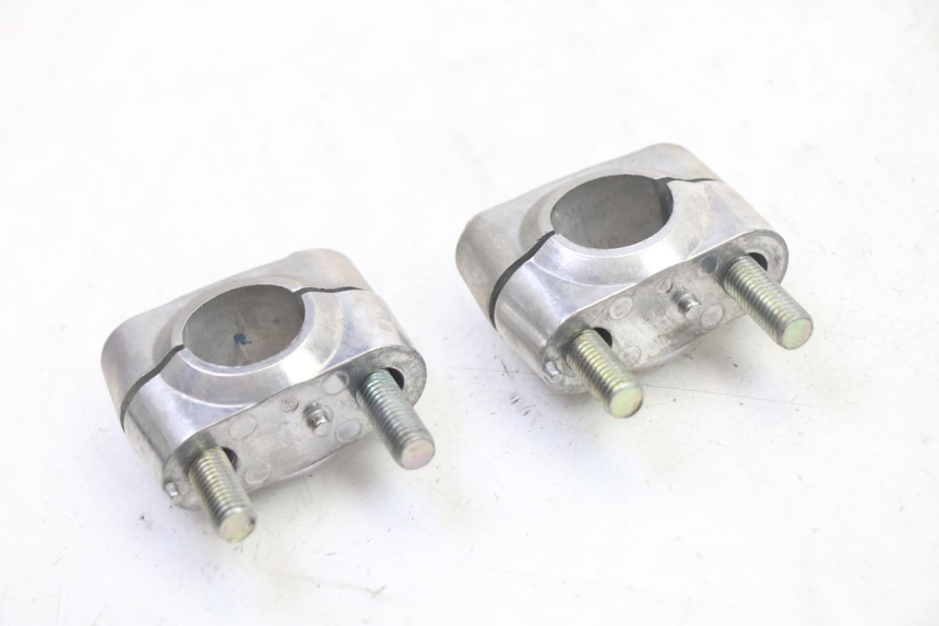 photo de TORRETAS MANILLAR YAMAHA XMAX X-MAX 125 (2021 - 2025) - Otra perspectiva