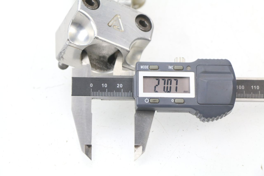 photo de TORRETAS MANILLAR YAMAHA YZ 125 (1998 - 2005) - Detalle de la pieza