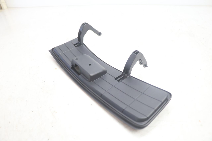 photo de PUERTA GUANTERA SUZUKI BURGMAN EXECUTIVE ABS 650 (2006 - 2012) - Primer plano técnico