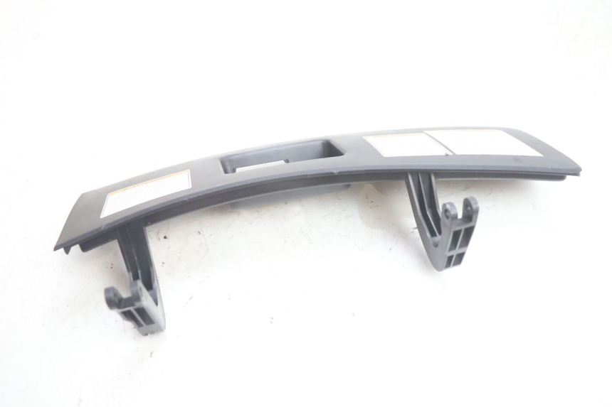 photo de PUERTA GUANTERA SUZUKI BURGMAN EXECUTIVE ABS 650 (2006 - 2012) - Detalle de la pieza