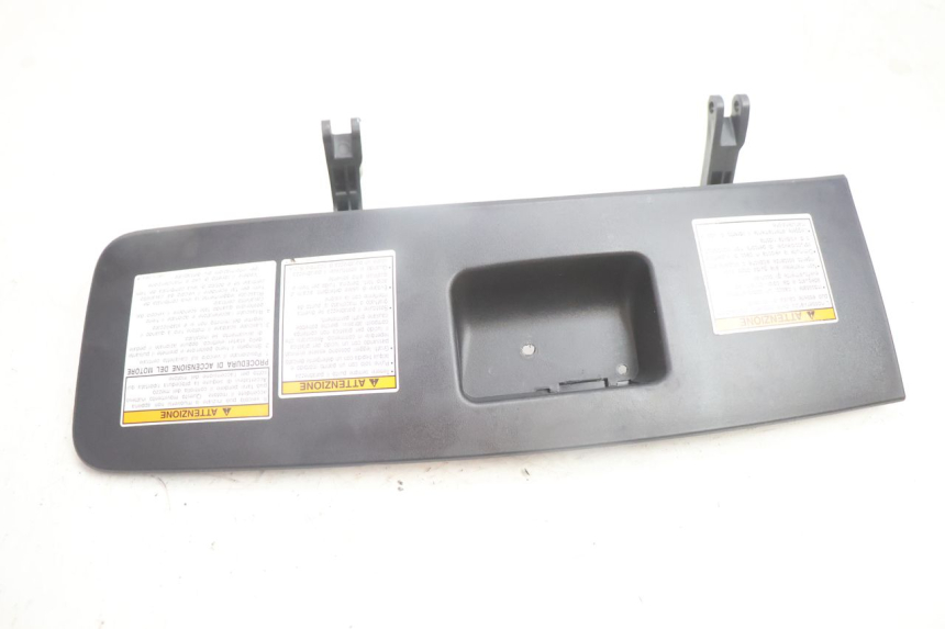 photo de PUERTA GUANTERA SUZUKI BURGMAN EXECUTIVE ABS 650 (2006 - 2012) - Zoom estado de uso