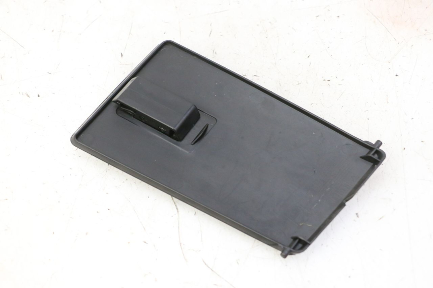 photo de CAJA DE GUANTES PEUGEOT CITYSTAR 50 (2013 - 2017) - Detalle de la pieza