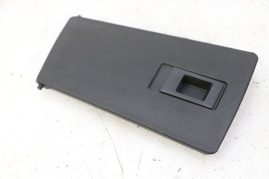 photo de CAJA DE GUANTES PEUGEOT CITYSTAR 50 (2013 - 2017) - Otra perspectiva