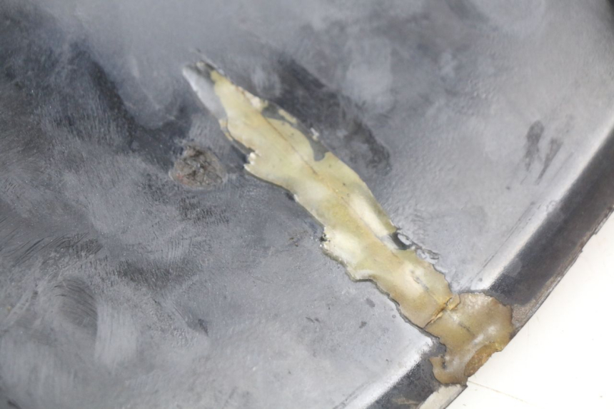 photo de CAJA DE GUANTES MBK FLIPPER 50 (2004 - 2012) - Detalles de los puntos de fijación