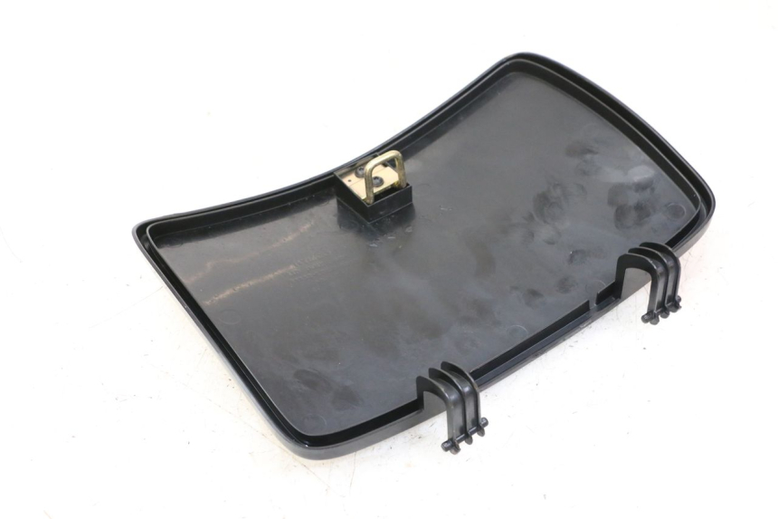 photo de PUERTA GUANTERA KYMCO PEOPLE S 125 (2000 - 2008) - Detalle de la pieza