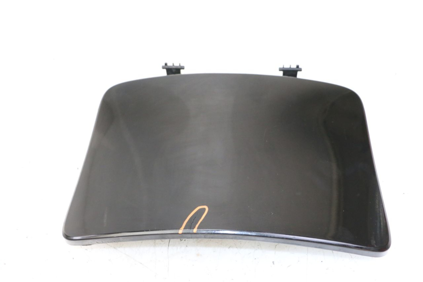 photo de PUERTA GUANTERA KYMCO PEOPLE S 125 (2000 - 2008) - Primer plano técnico