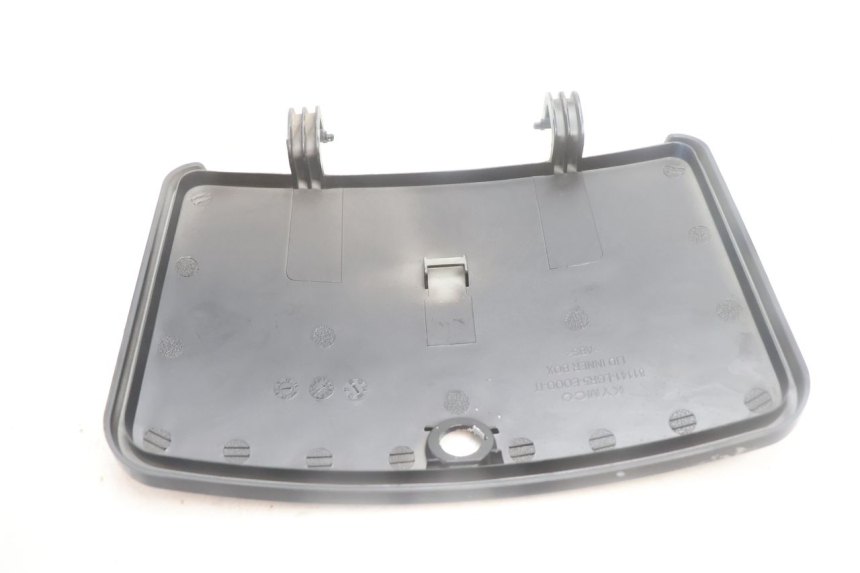 photo de PORTA GUANTERA KYMCO LIKE 125 (2009 - 2016) - Primer plano técnico