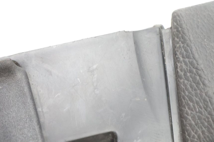 photo de PUERTA GUANTERA PIAGGIO MP3 500 (2016 - 2018) - Primer plano técnico