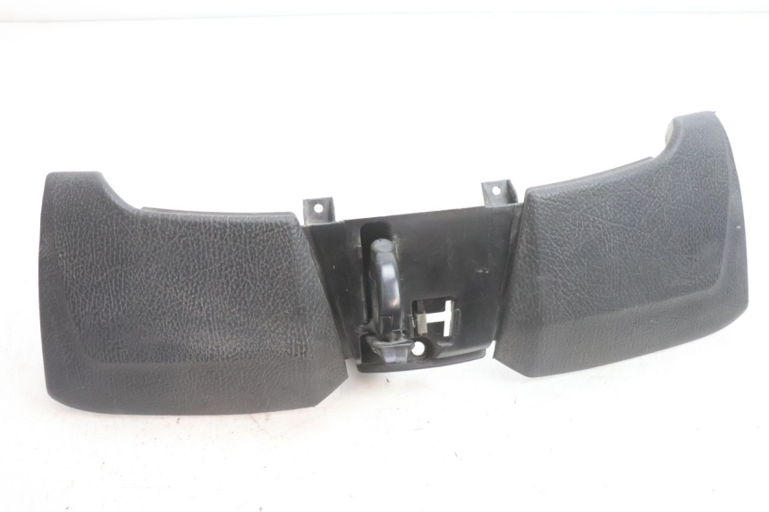 photo de PUERTA GUANTERA PIAGGIO MP3 500 (2016 - 2018) - Detalles de los puntos de fijación