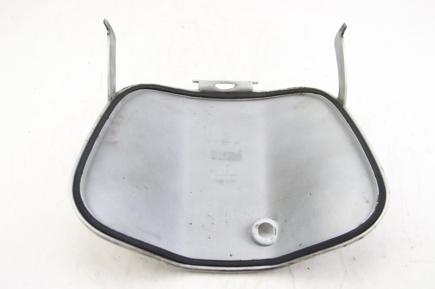 photo de CAJA DE GUANTES APRILIA SCARABEO 4T 50 (2009 - 2017) - Primer plano técnico