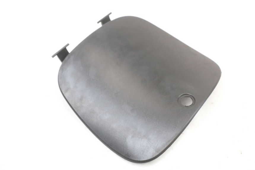 photo de PUERTA GUANTERA PEUGEOT TWEET 125 (2018 - 2021) - Detalle de la pieza