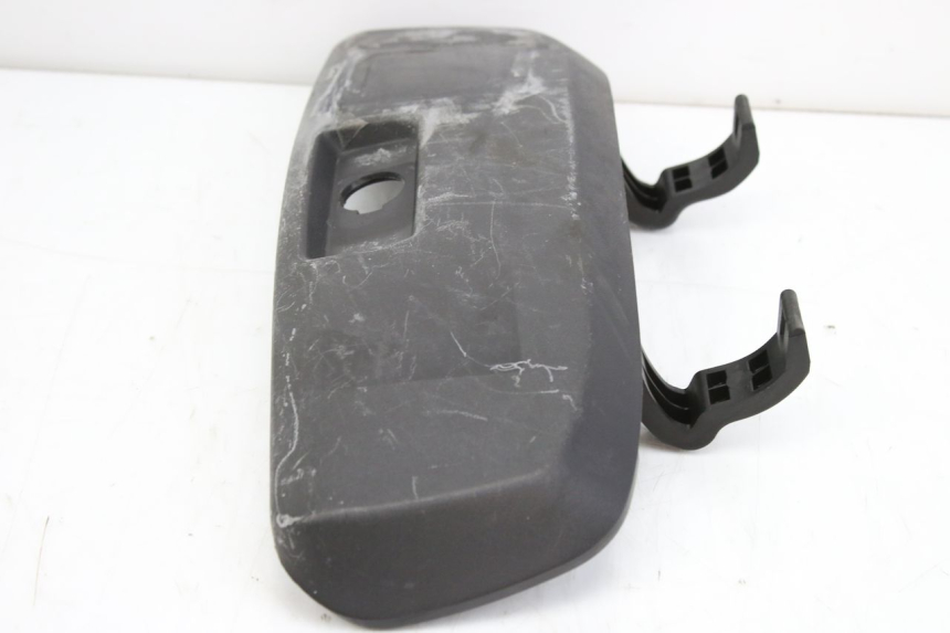 photo de CAJA DE GUANTES SUZUKI UH BURGMAN 125 (2002 - 2006) - Primer plano técnico