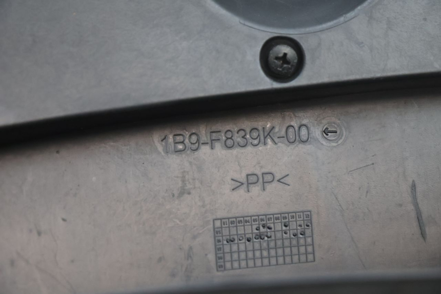 photo de PORTA GUANTERA YAMAHA XMAX X-MAX 125 (2006 - 2009) - Estado de la superficie y material
