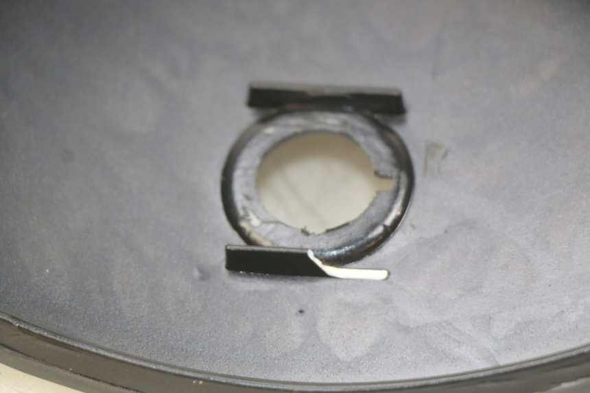 photo de CAJA DE GUANTES YIYING YY125T 125 (2006 - 2014) - Zoom estado de uso