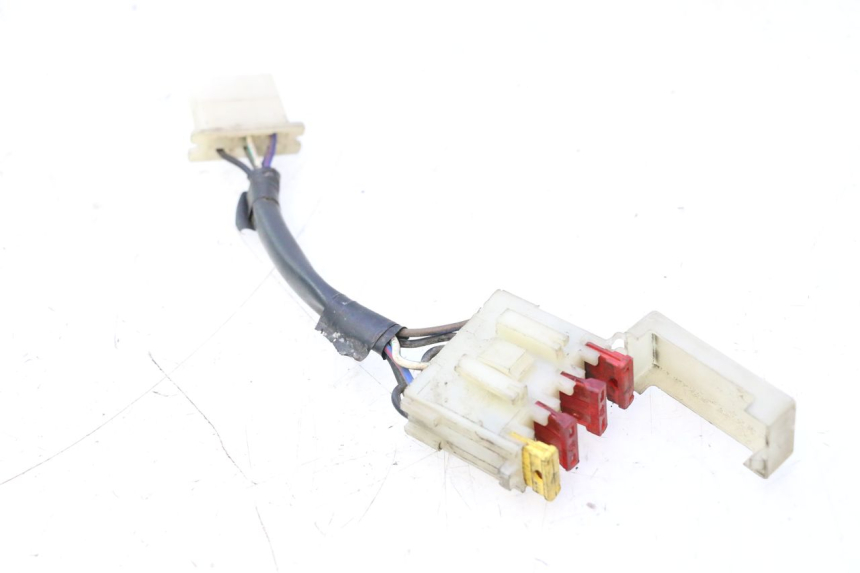 photo de CAJA FUSIBLES CF MOTO E-CHARM 125 (2005 - 2008) - Primer plano técnico