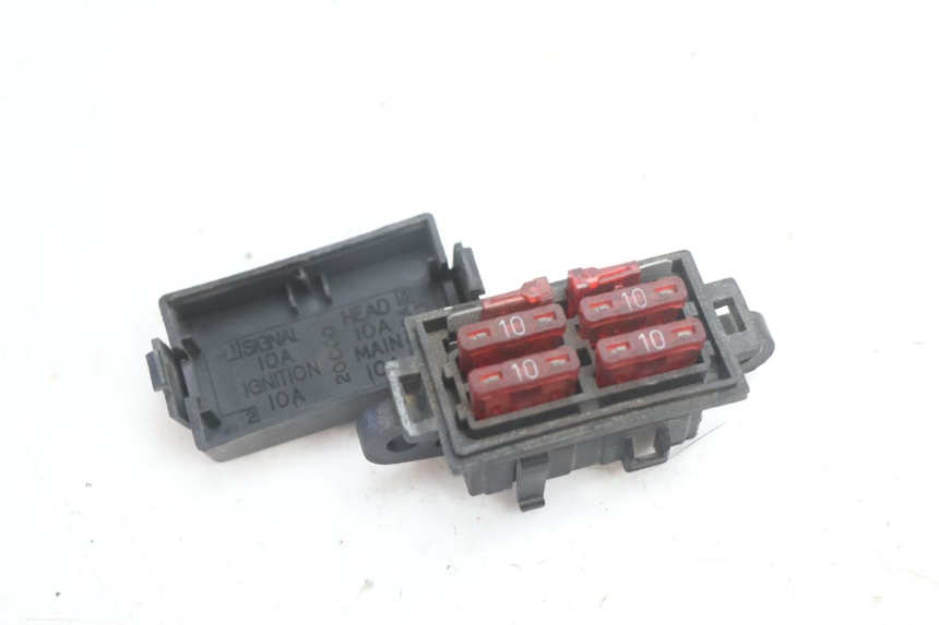 photo de CAJA FUSIBLES SUZUKI GSX F GSXF 750 (1988 - 1998) - Detalle de la pieza