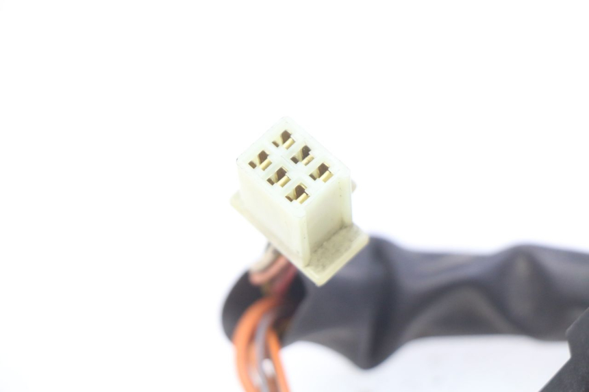 photo de PORTAFUSIBLE SUZUKI SIXTEEN 125 (2008 - 2010) - Zoom estado de uso