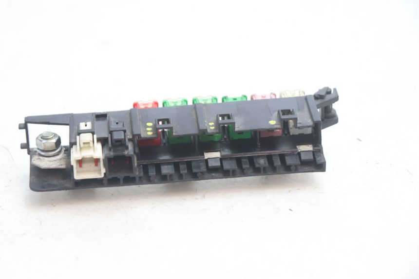 photo de CAJA FUSIBLES CAN-AM SPYDER RS 1000 (2008 - 2012) - Primer plano técnico