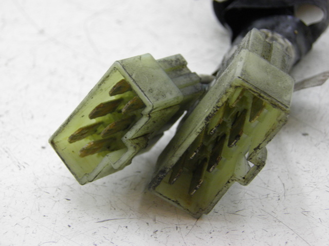 photo de CAJA FUSIBLES TRIUMPH TROPHY 1200 (1996 - 2003) - Detalle de la pieza