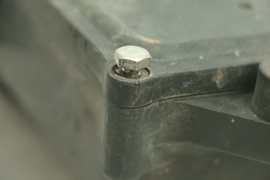 photo de CAJA FUSIBLES YAMAHA WAVE RUNNER GP R 1200 (2000 - 2003) - Primer plano técnico
