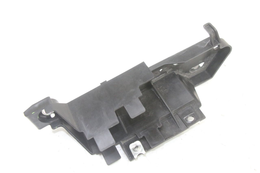 photo de CAJA FUSIBLES YAMAHA TRACER 7 700 (2020 - 2024) - Primer plano técnico