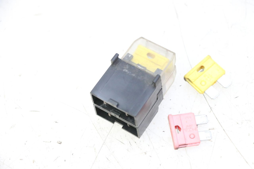 photo de CAJA FUSIBLES YAMAHA YP MAJESTY 125 (2007 - 2010) - Vista principal