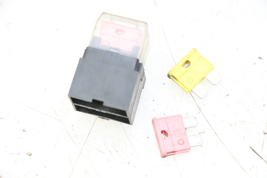 photo de CAJA FUSIBLES YAMAHA YP MAJESTY 125 (2007 - 2010) - Zoom estado de uso