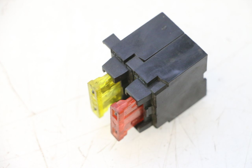 photo de PORTAFUSIBLE YAMAHA YP MAJESTY 125 (1998 - 2001) - Detalle de la pieza