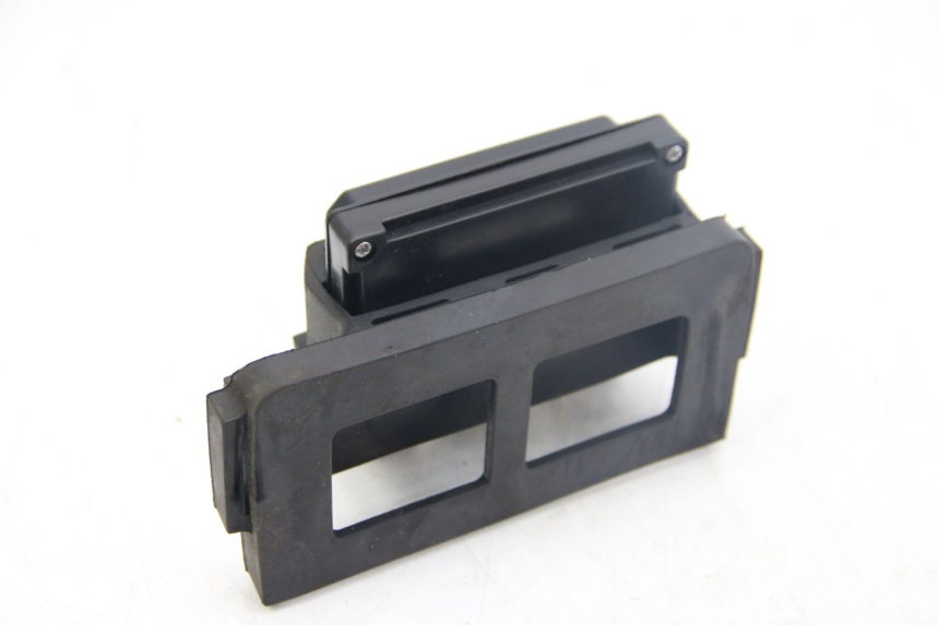 photo de PORTAFUSIBLE KAWASAKI Z ABS 1000 (2014 - 2020) - Otra perspectiva