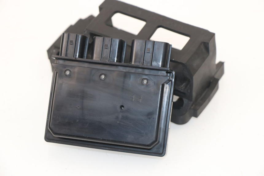 photo de CAJA FUSIBLES KAWASAKI Z800 Z ABS 800 (2013 - 2017) - Otra perspectiva