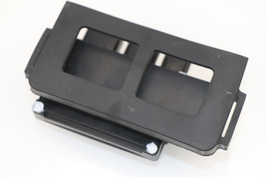 photo de CAJA FUSIBLES KAWASAKI Z800 Z ABS 800 (2013 - 2017) - Detalles de los puntos de fijación