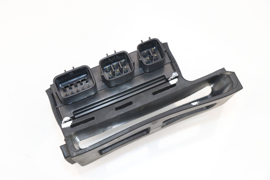 photo de CAJA FUSIBLES KAWASAKI Z800 Z ABS 800 (2013 - 2017) - Estado de la superficie y material