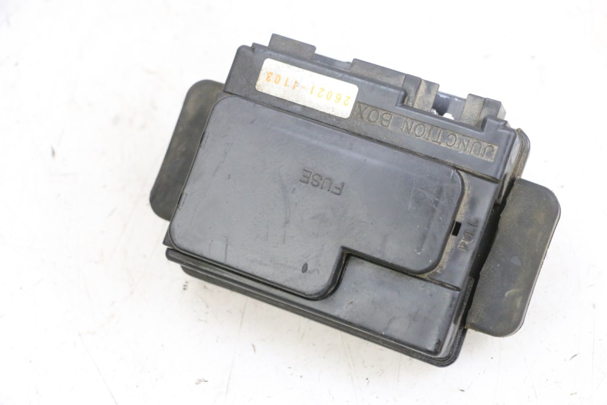 photo de CAJA FUSIBLES KAWASAKI ZR 7 750 (1999 - 2004) - Primer plano técnico