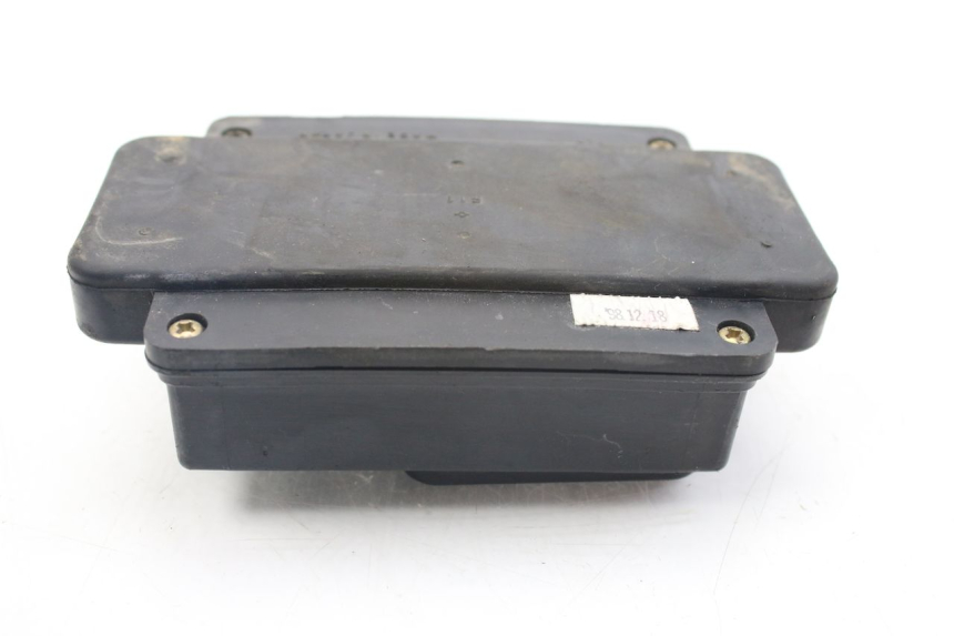 photo de PORTAFUSIBLE KAWASAKI ZZR 600 (1995 - 2004) - Primer plano técnico