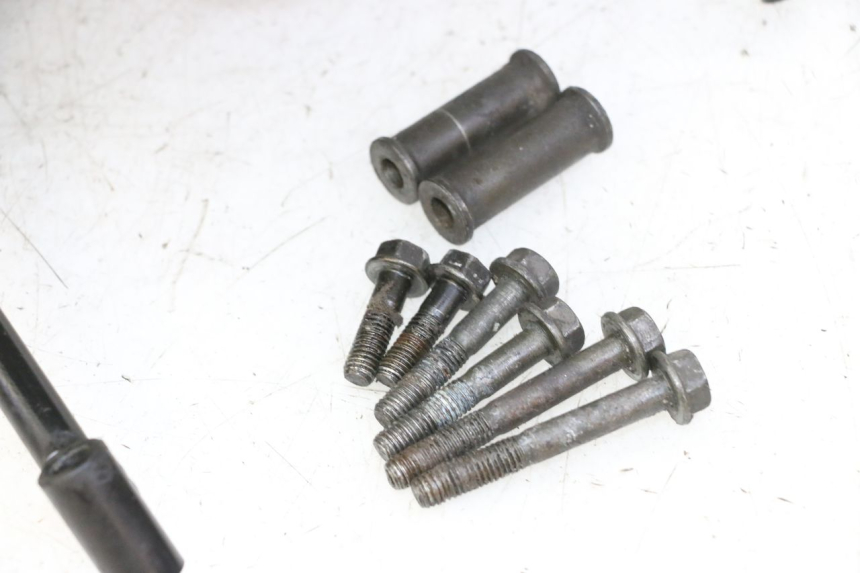 photo de PORTAEQUIPAJES  QUADRO 4 4D 350 (2015 - 2018) - Detalles de los puntos de fijación