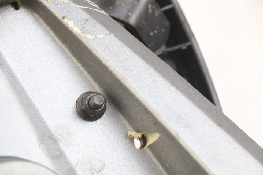 photo de PORTAEQUIPAJES  KYMCO AGILITY 16+ 4T 50 (2018 - 2023) - Otra perspectiva