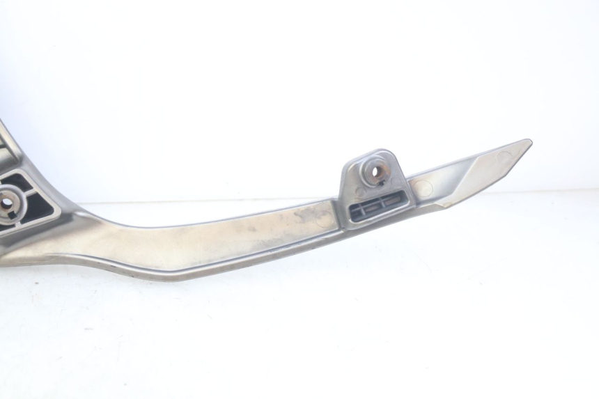 photo de PORTAEQUIPAJES KYMCO DINK STREET 125 (2009 - 2014) - Detalles de los puntos de fijación