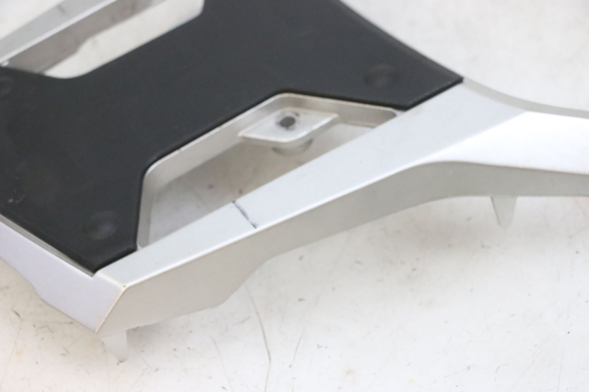 photo de PORTAEQUIPAJES  SUZUKI DL V STROM 1000 (2002 - 2007) - Detalle de la pieza