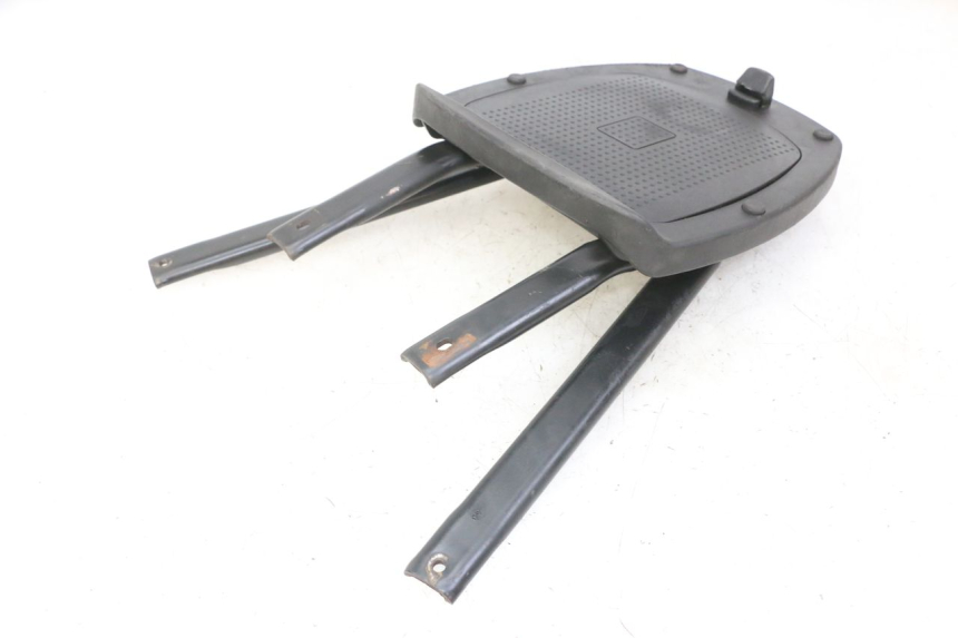 photo de PORTAEQUIPAJES  PEUGEOT ELYSEO 125 (1999 - 2004) - Detalle de la pieza