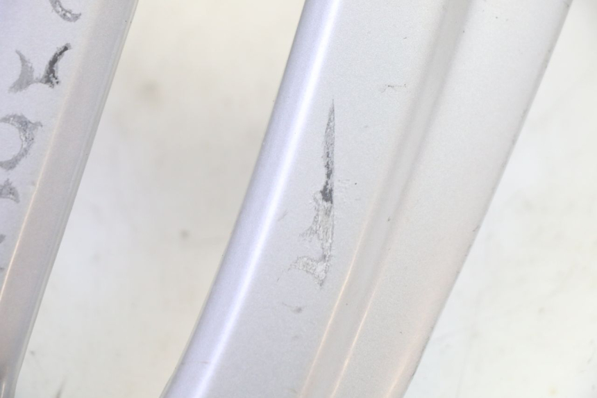 photo de PORTAEQUIPAJES SYM FIDDLE 3 III 125 (2014 - 2020) - Detalles de los puntos de fijación