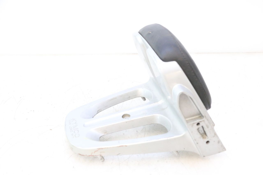 photo de PORTAEQUIPAJES  KYMCO GRAND DINK 125 (2008 - 2014) - Detalles de los puntos de fijación