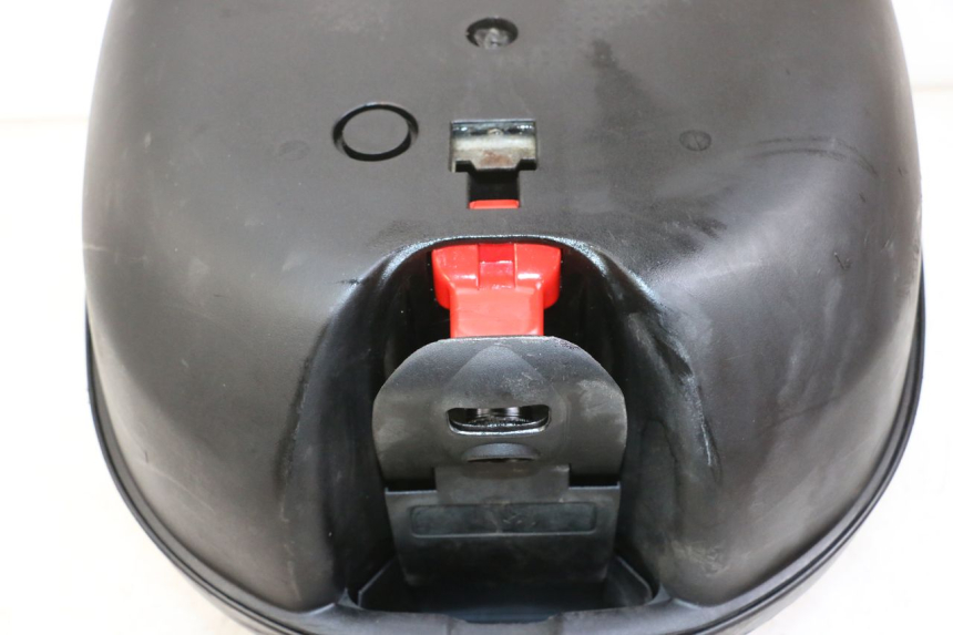 photo de PORTAEQUIPAJES HONDA SCV LEAD 100 (2003 - 2007) - Detalle de la pieza