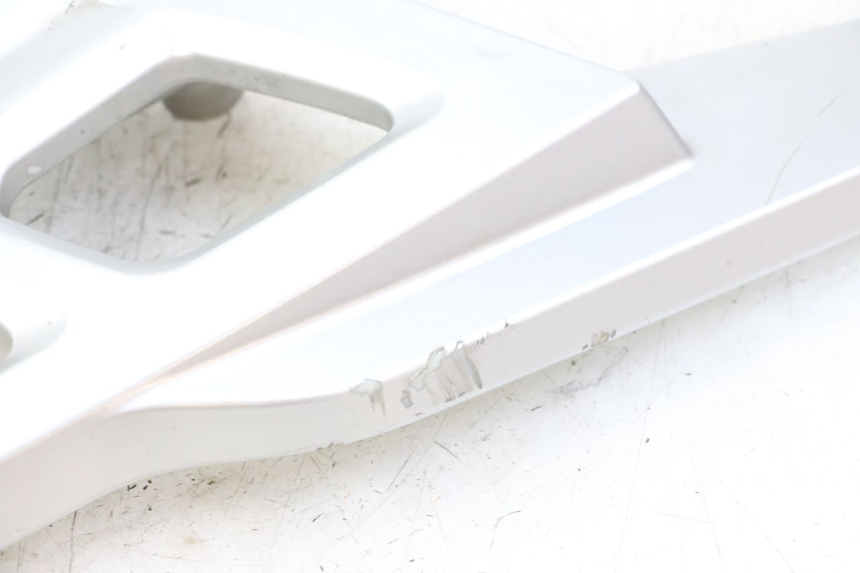 photo de PORTAEQUIPAJES  KYMCO PEOPLE S 125 (2000 - 2008) - Detalles de los puntos de fijación