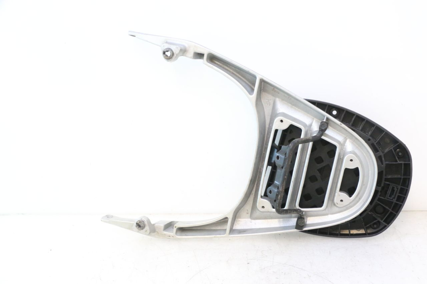 photo de PORTAEQUIPAJES KYMCO LIKE 125 (2009 - 2016) - Detalle de la pieza