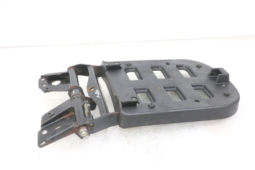 photo de PORTAEQUIPAJES  PIAGGIO MP3 LT 300 (2010 - 2016) - Detalles de los puntos de fijación