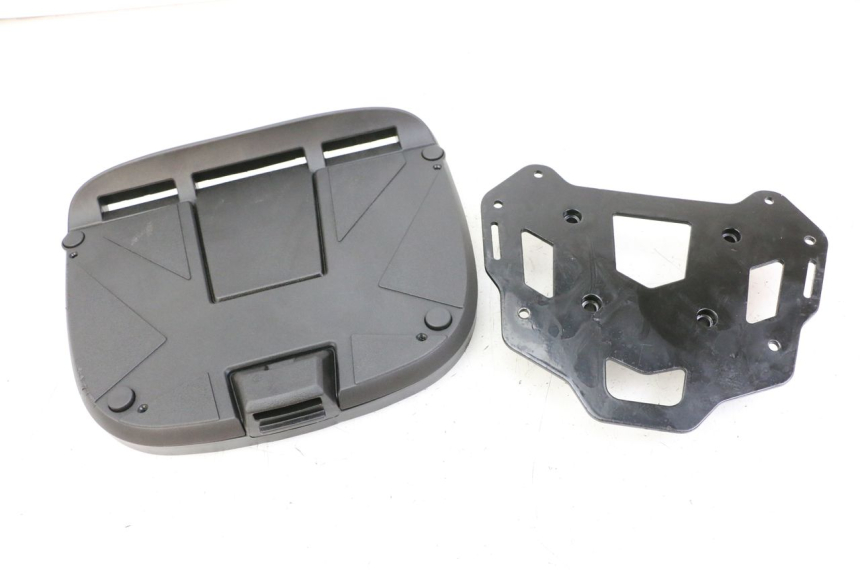 photo de PORTAEQUIPAJES  PIAGGIO MP3 500 (2014 - 2017) - Otra vista del artículo