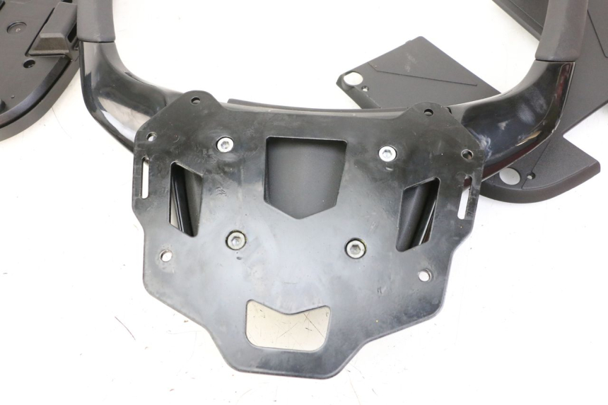 photo de PORTAEQUIPAJES  PIAGGIO MP3 500 (2014 - 2017) - Estado de la superficie y material