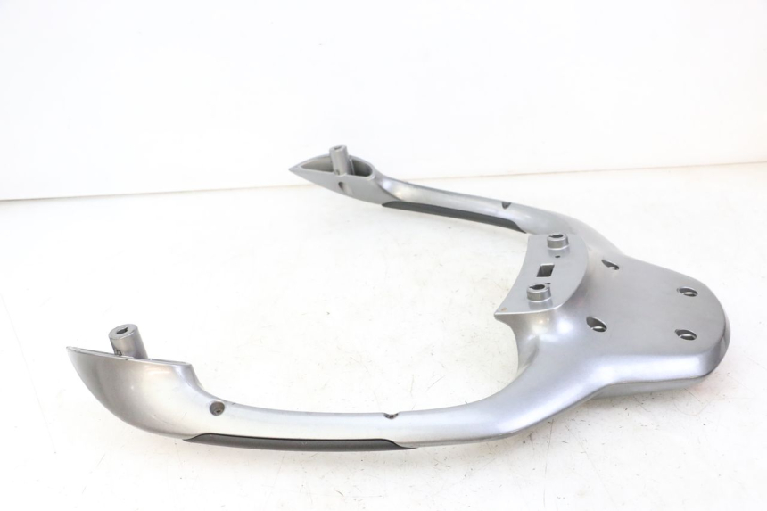 photo de PORTAEQUIPAJES  PIAGGIO MP3 500 (2014 - 2017) - Detalles de los puntos de fijación