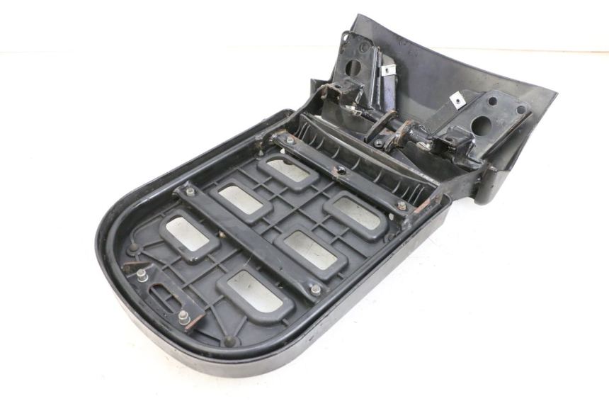 photo de PORTAEQUIPAJES  PIAGGIO MP3 RL 250 (2006 - 2010) - Estado de la superficie y material