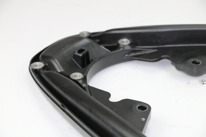 photo de PORTAEQUIPAJES  HONDA PCX (JF28) 125 (2009 - 2011) - Primer plano técnico